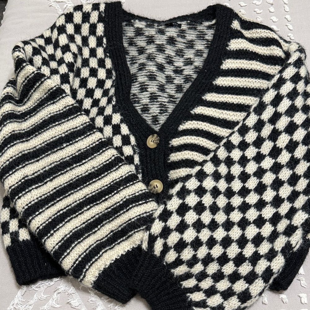 Blu Pepper Black and Cream Knit Sweater